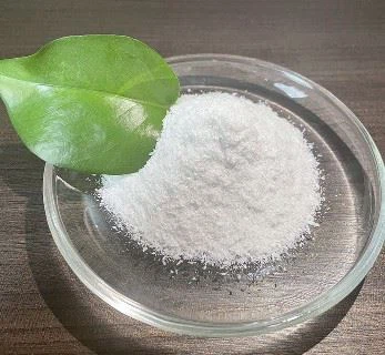 Cristale de nitrat de magneziu hexahidrat